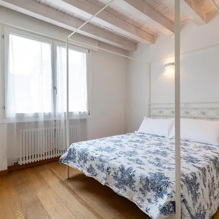 Apartman Clock's 2 Bedrooms & 2 Bathrooms & Big Terrace
